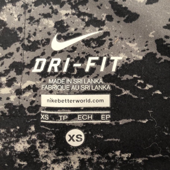 Nike Dri-Fit Cropped Leggings - Picture 2 of 3